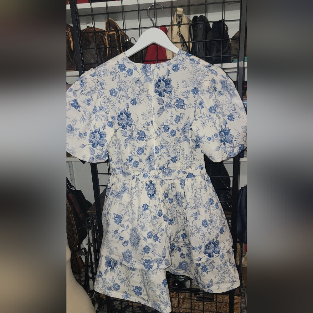 Muy Muy Floral Blue and White Dress Size LARGE - Picture 5 of 5
